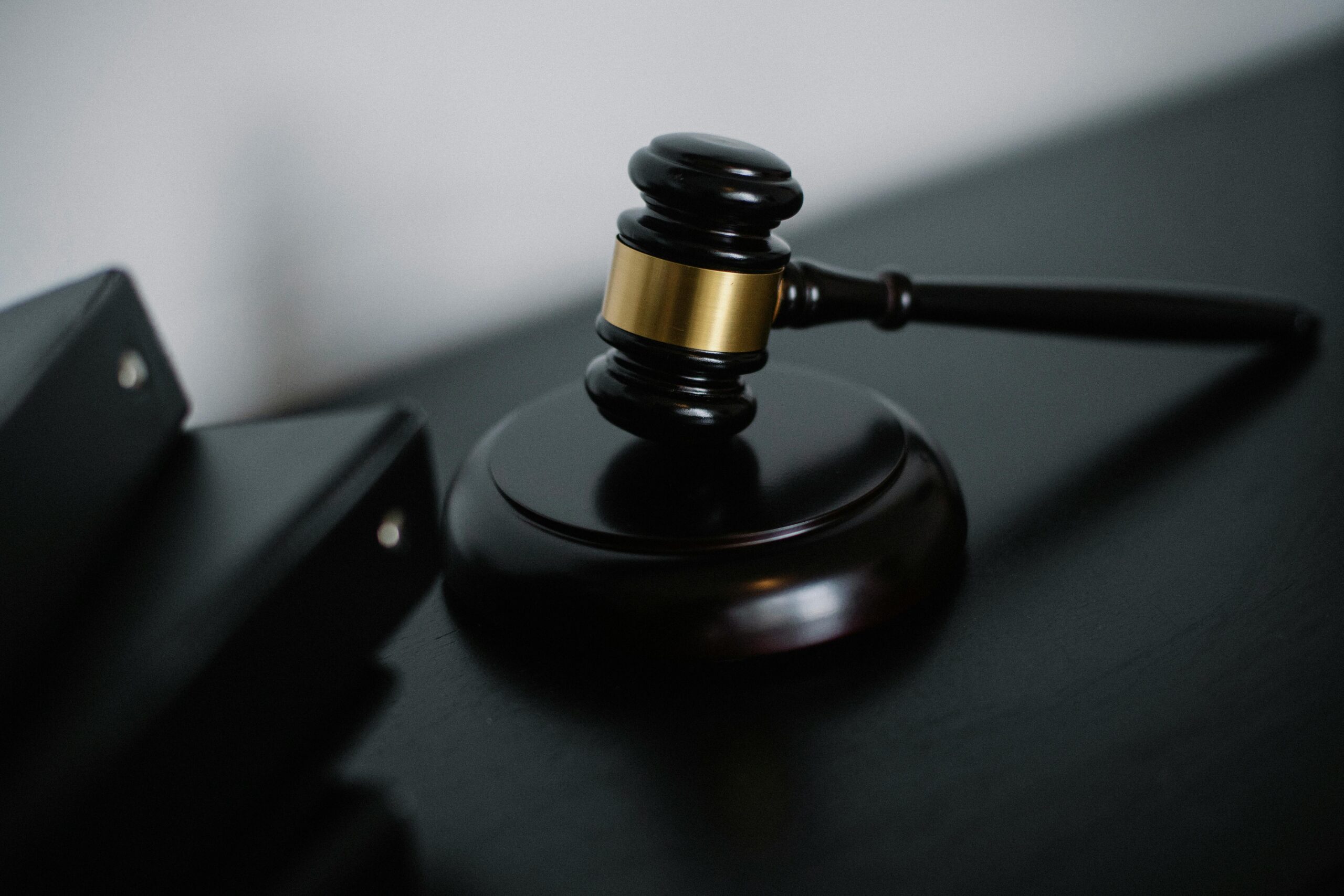 You are currently viewing Unlocking Justice: A Comprehensive Guide to Judicial Review of Public Policies in Canadian Immigration