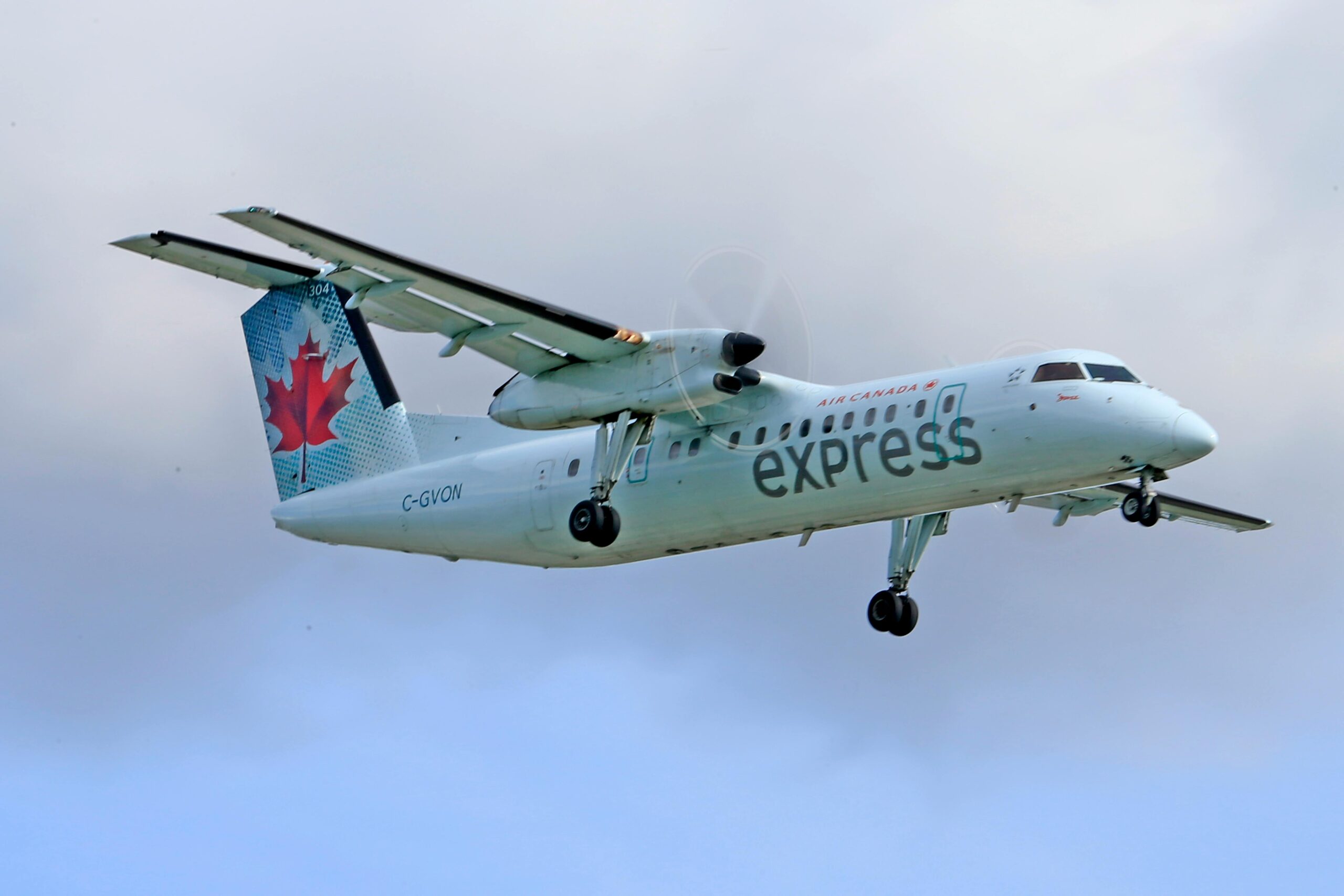 You are currently viewing IRCC Issues More Express Entry ITAs: Seize the Chance in Latest CEC Draw