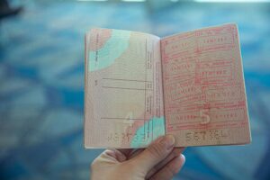Read more about the article Supreme Court’s Huge Ruling: Foreign Nationals with Valid Visas Can Challenge Immigration Decisions!