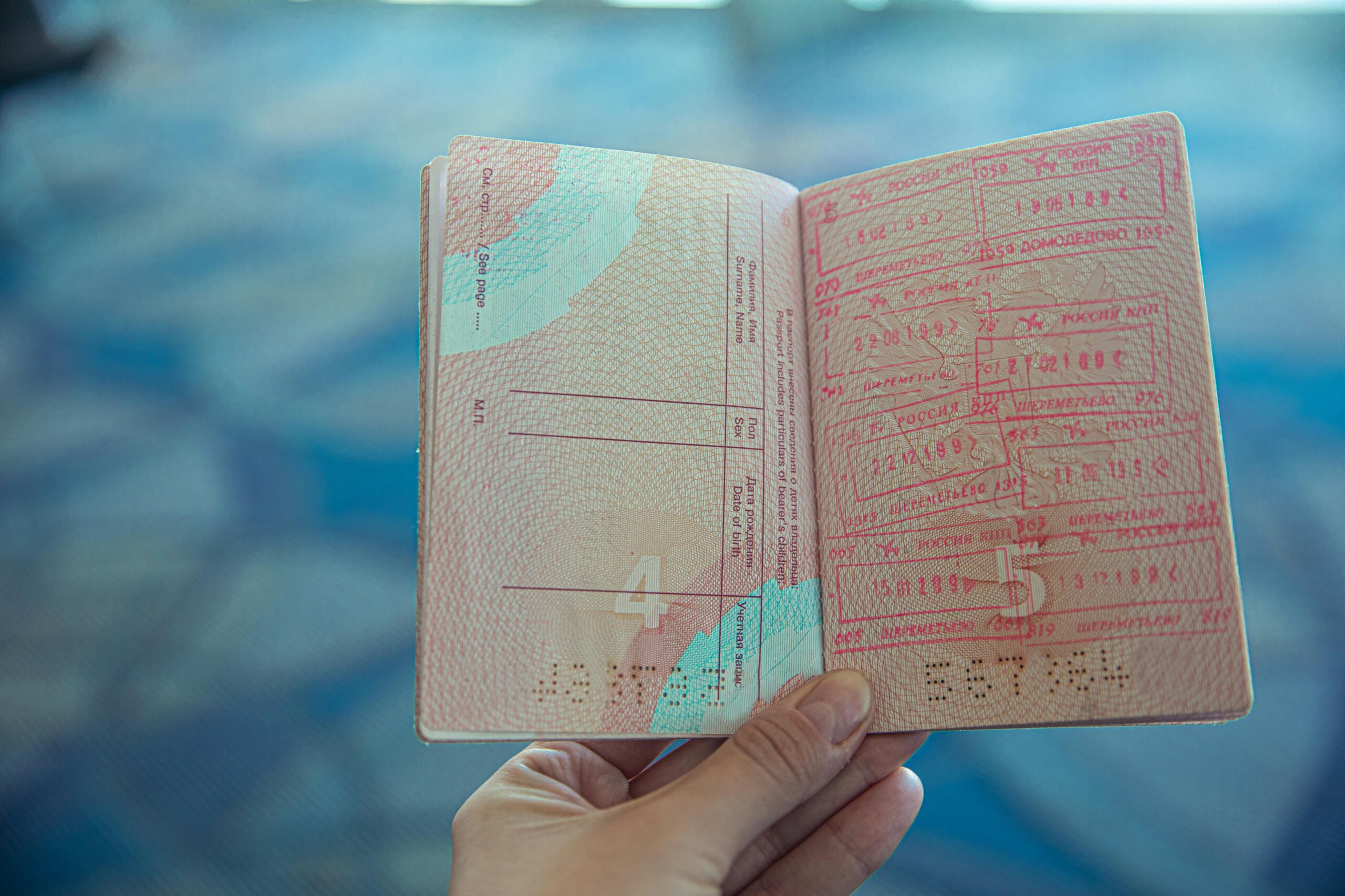 You are currently viewing Supreme Court’s Huge Ruling: Foreign Nationals with Valid Visas Can Challenge Immigration Decisions!