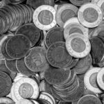 Navigating Canadian Finance: An Indispensable Banking Guide for Newcomers