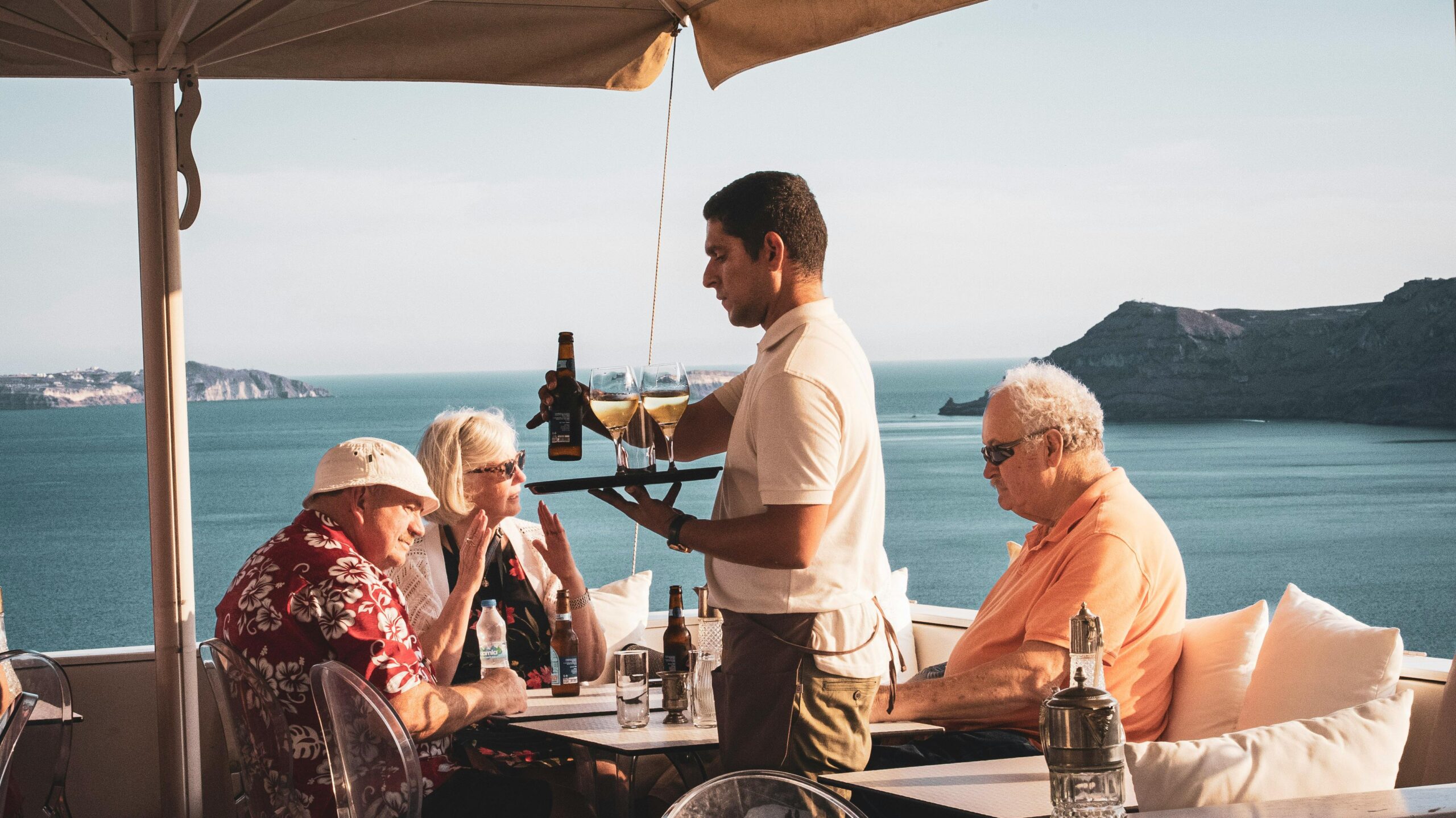 You are currently viewing A Transformative Journey: Why American Students Excel in Canada’s Premier Hospitality Programs