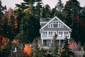 Read more about the article Canada’s Alarming Drop in Temporary Resident Arrivals 2025: A Pivotal Analysis