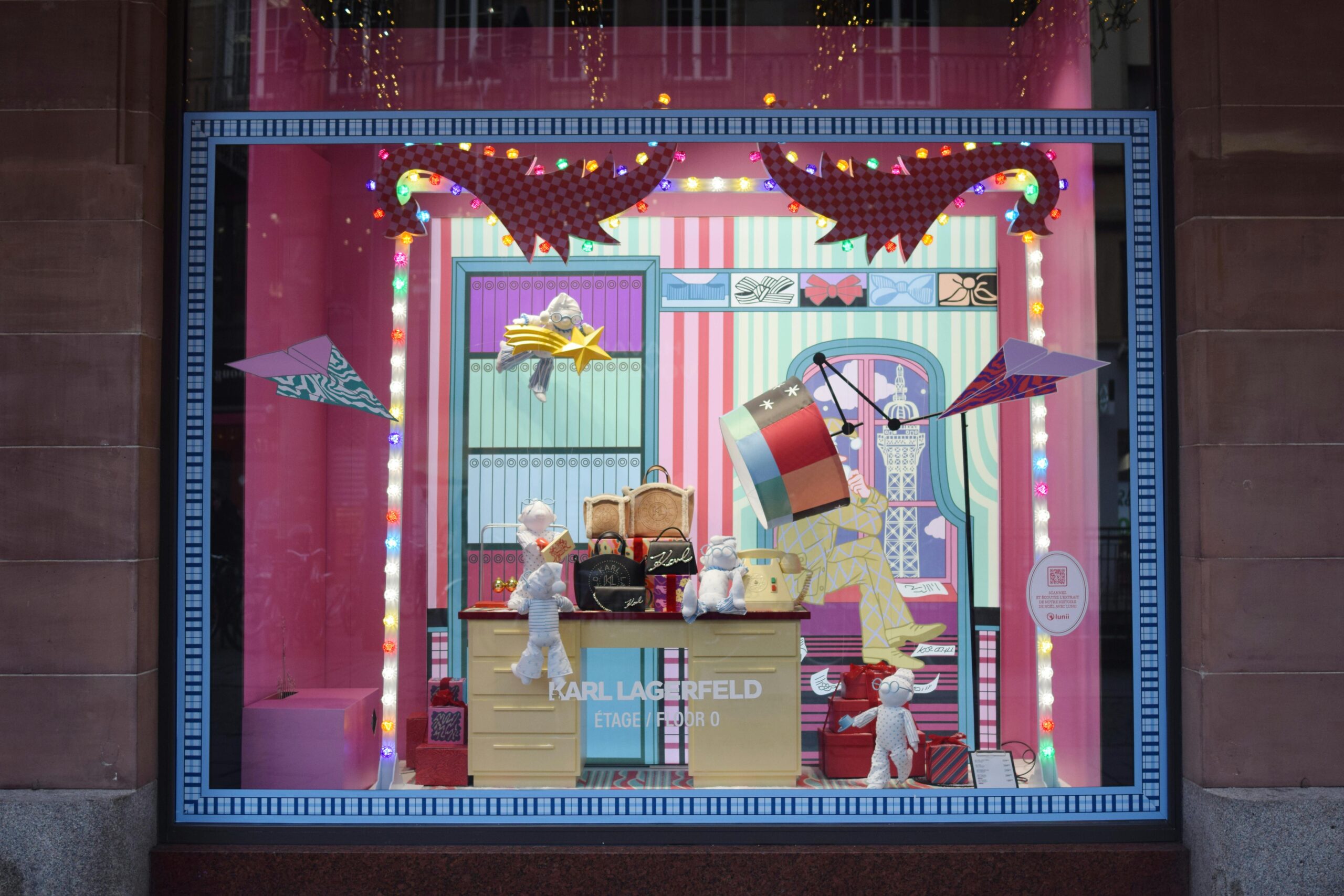 You are currently viewing Vancouver Christmas Lights 2025: An Essential Guide for Newcomers to Holiday Magic